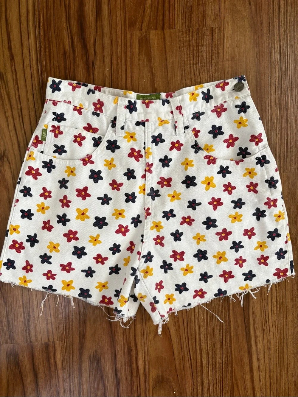 VTG 90s Esprit White Denim Cutoff Shorts with Flower Print